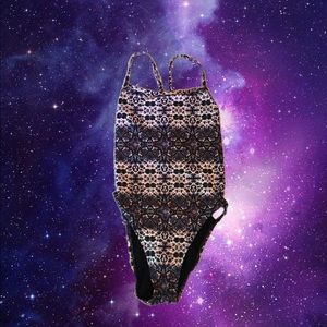 Size 32 Printed Fix-back Julian Onesie
